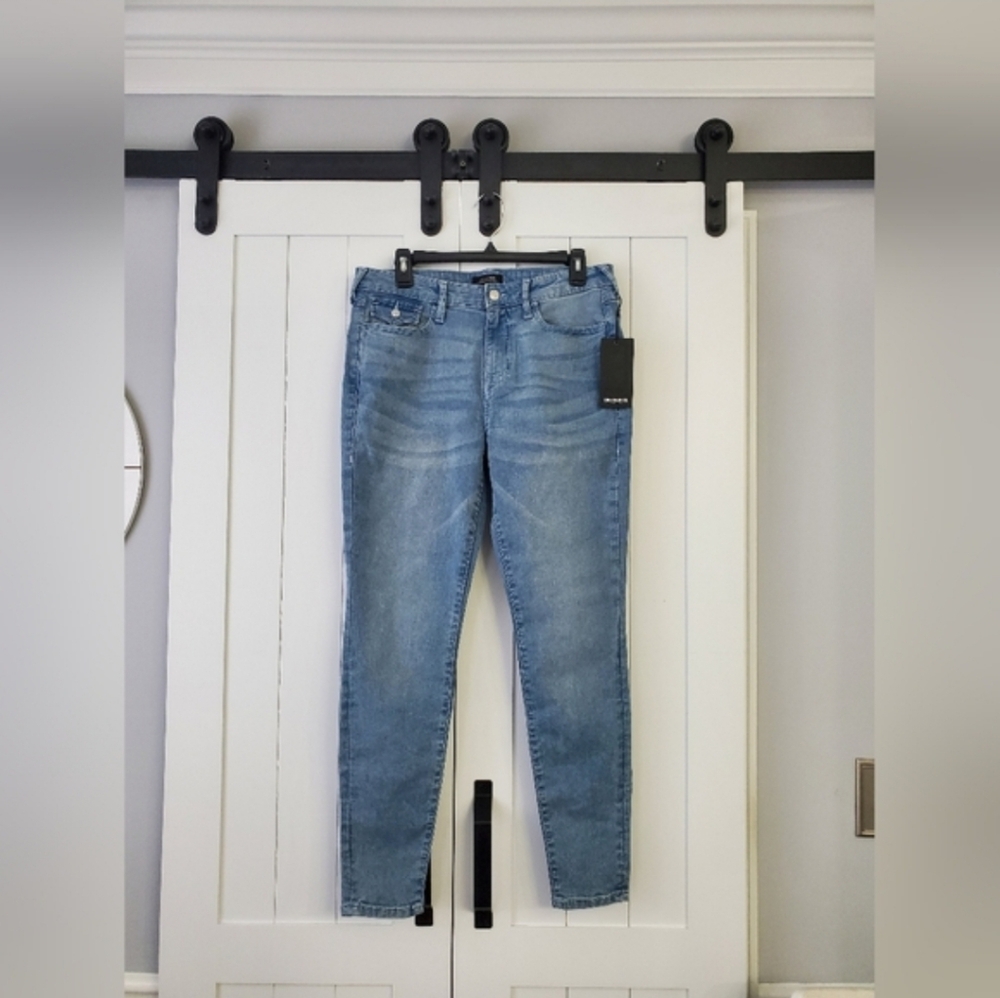 True Religion Jennie Mid Rise SN Flap Super Skinny Jeans. NEW!